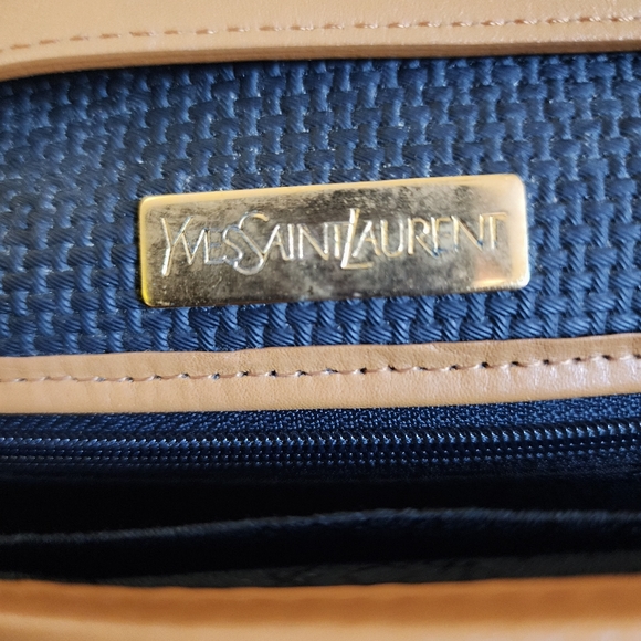 AUTHENTIC Vintage Yves Saint Laurent (YSL) crossbody bag - Picture 6 of 16